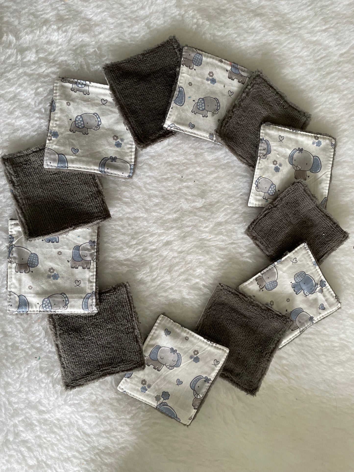 Lingettes gris foncé