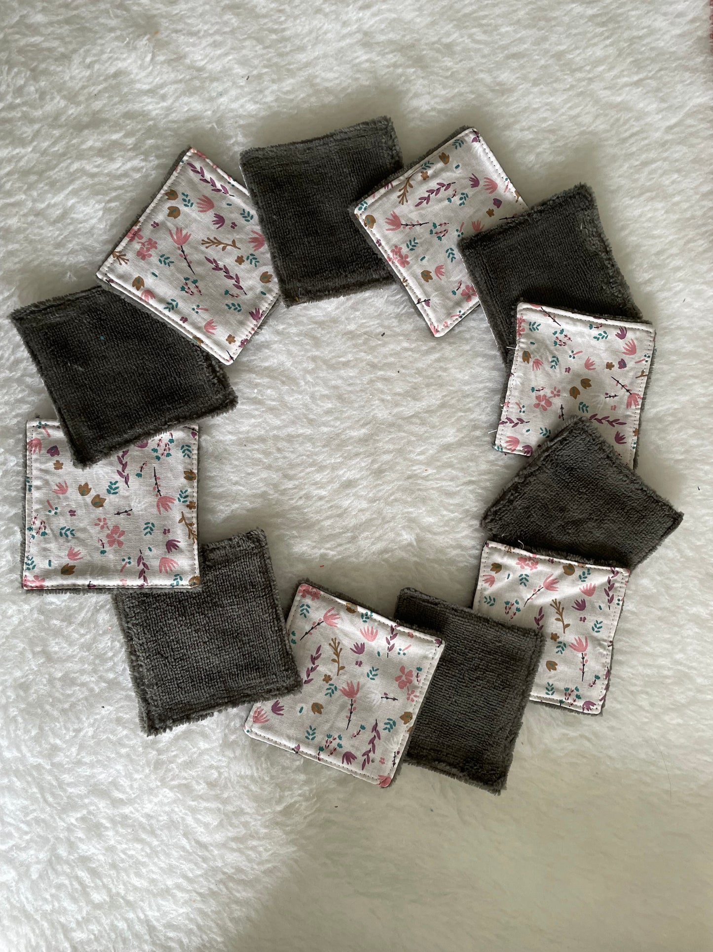 Lingettes gris foncé