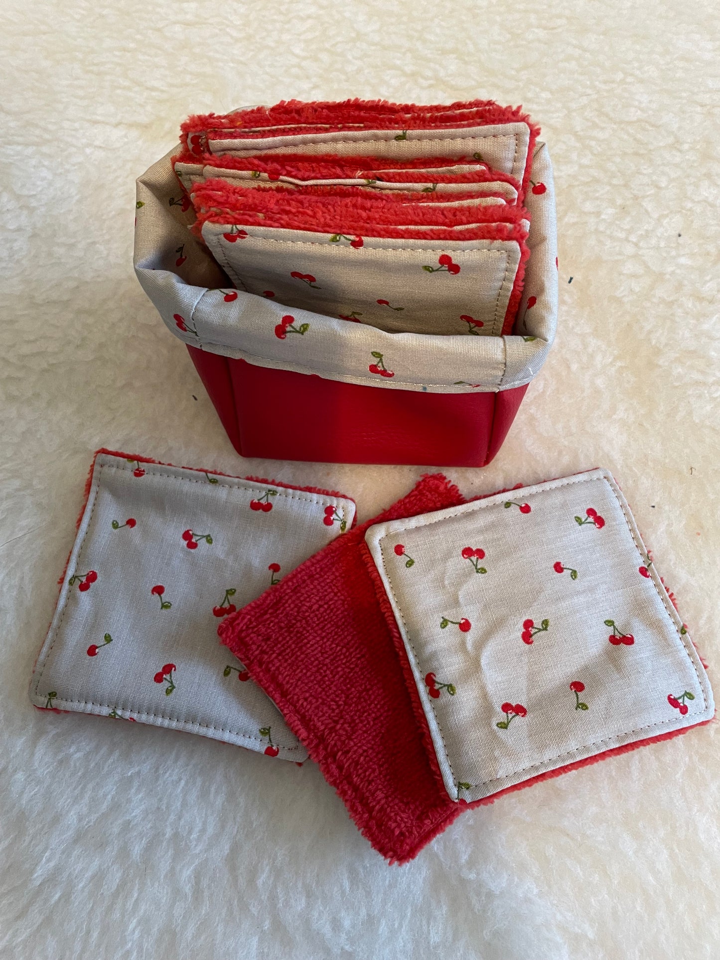 panier et lingettes rouge